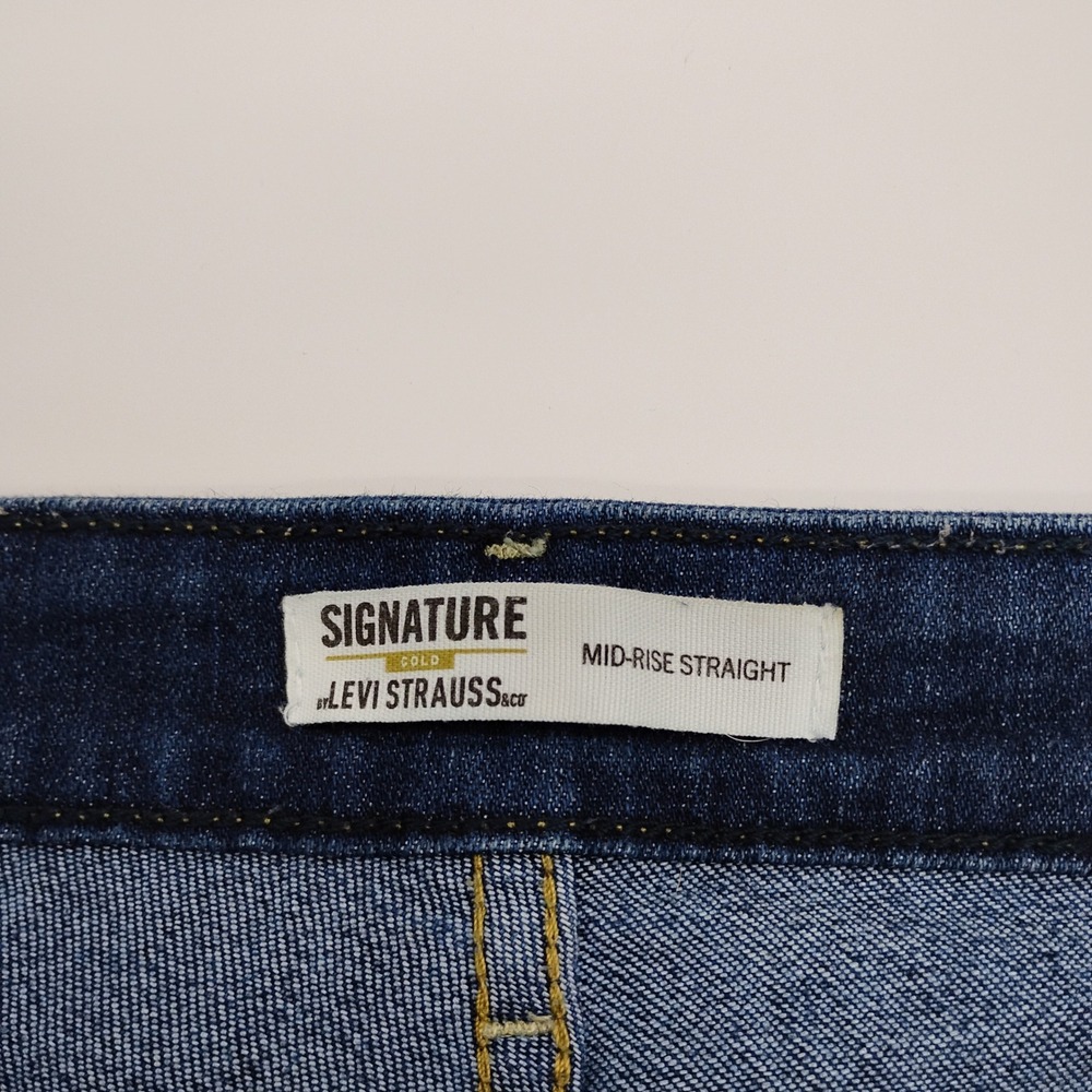 Signature by Levi Strauss Gold Label Mid-Rise Straight Jeans Blue 16M 94442-0080 - Picture 3 of 14